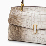 Adriana – Bolso estructurado con solapa