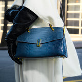 Adriana – Bolso estructurado con solapa