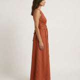 Aina – Vestido largo fluido con lazo